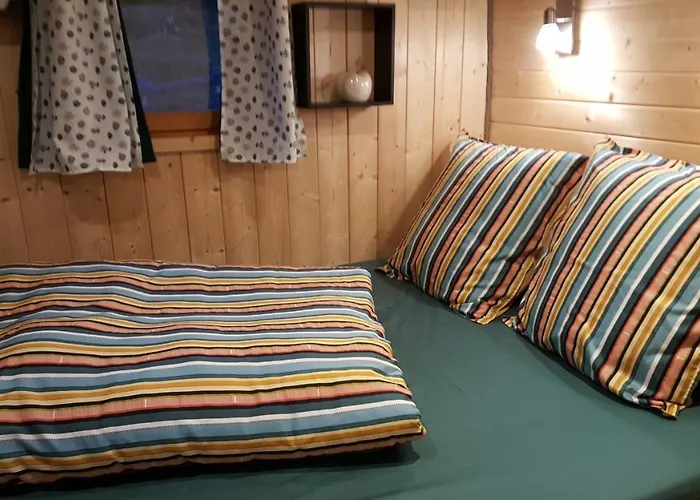 Ma Roulotte Sous Les Chenes- Au Naturel シャレー *